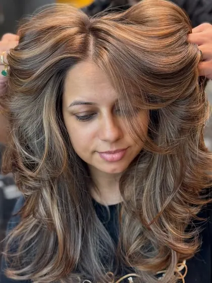 It's time to change your hair! This voluminous blonde balayage is a perfect inspiration.