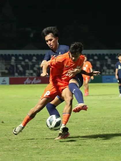 Physicality and resilience on display as an Indian U17 player holds off a strong challenge. Our strength and conditioning work ensures athletes can withstand the physical demands of top-level competition.