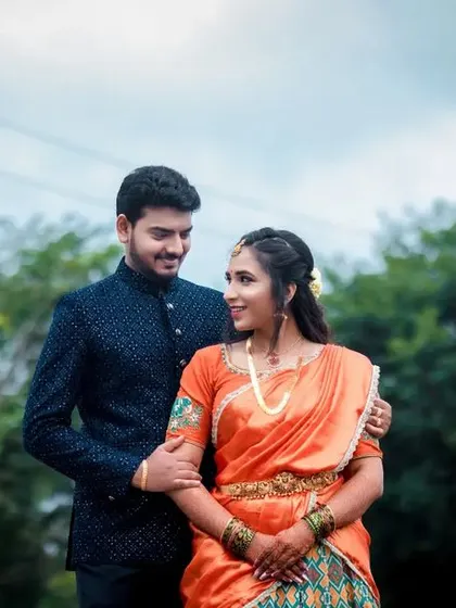 A duplicate of 256, a sweet and romantic engagement portrait.
