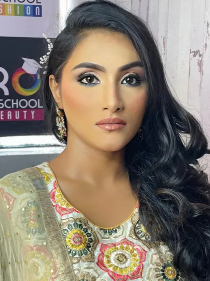 This series showcases the versatility of a dewy, soft glam look. It's one of the most requested styles for its ability to look fresh, polished, and beautiful for any occasion.