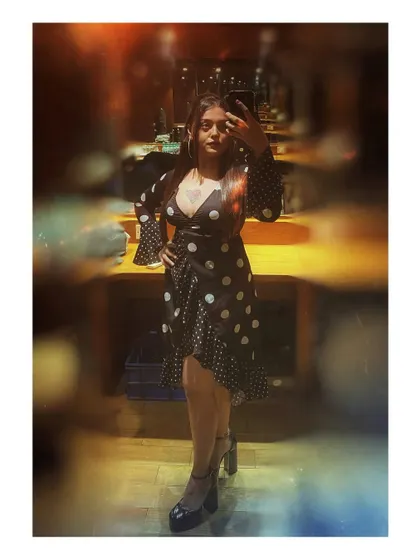 The same retro look, but in color. I love how the lighting gives this selfie a dreamy, vintage feel.