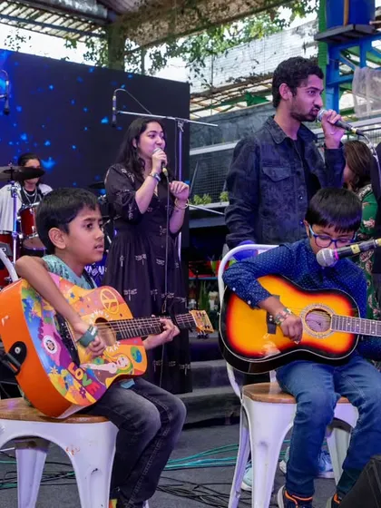 A beautiful moment of inter-generational performance, with our younger students sharing the stage with more experienced musicians. The showcase is for everyone.