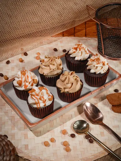 An assortment of six of our gourmet cupcakes, featuring flavours like Salted Caramel and Biscoff. This box is perfect for sharing or gifting.