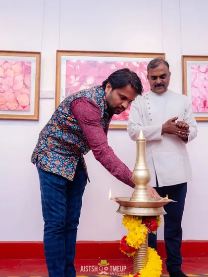 A moment of tradition, inaugurating an art exhibition. Art is deeply connected to our culture and heritage.