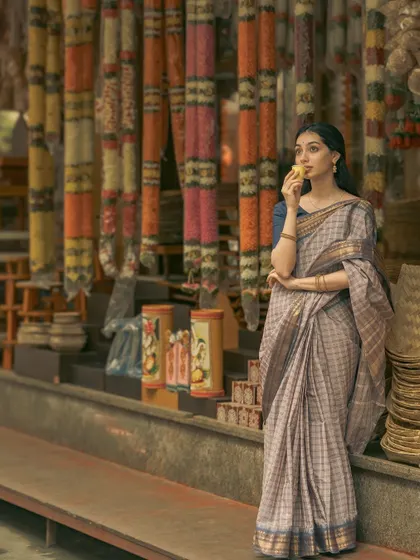 A duplicate of the Gandhi Bazaar shoot.