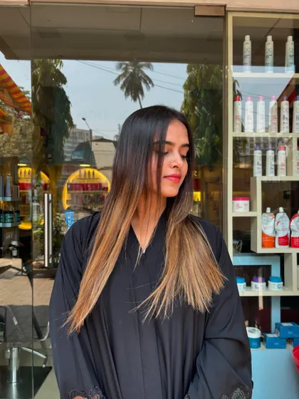 A spiced copper brown transformation. We took our client from a faded ombre to this sleek, vibrant, and uniform copper shade.