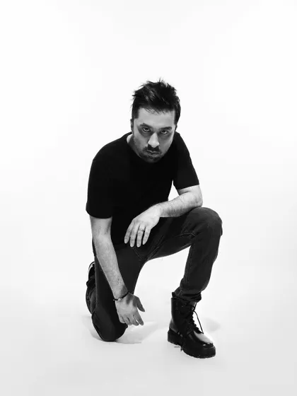 Another shot from a recent press shoot. I like the raw, intense energy of this one.