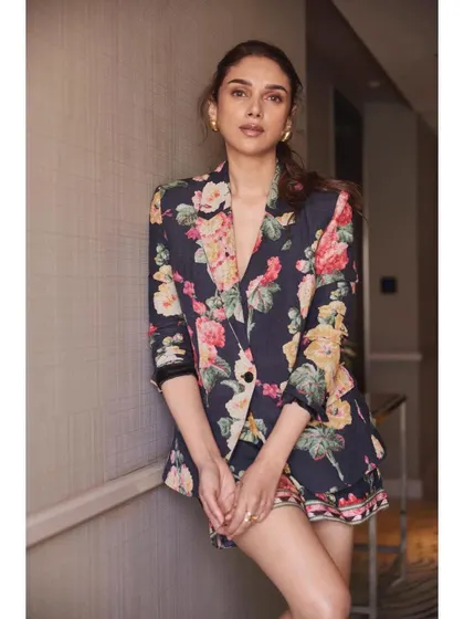 A final shot of this beautiful floral suit. The tailoring is impeccable and the print is perfect for summer.