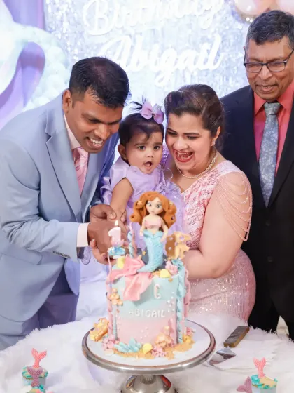 This is why I do what I do. A precious photo from the client, showing the family cutting the mermaid cake together. The joy on their faces is the sweetest reward for all my hard work.
