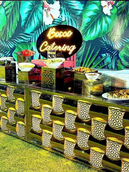 We believe even the salads should be exciting. Our vibrant salad bar is always a popular spot, featuring a fresh selection of ingredients and dressings, presented beautifully to match your event's theme.