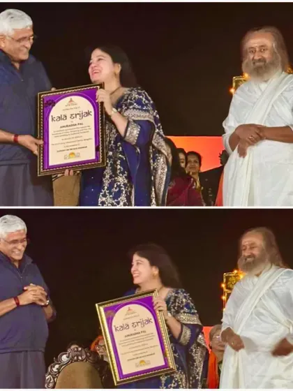 Receiving the 'Kala Srijak Award' from Gurudev Sri Sri Ravi Shankar ji and Union Minister Shri Gajendra Singh Shekhawat at the World Culture Festival.