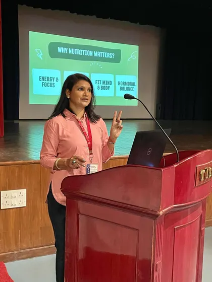 Explaining why nutrition matters for everyone, from students to professionals. My presentations cover how food impacts energy, focus, physical fitness, and hormonal balance.