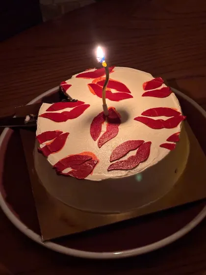 A customer celebrating their birthday with our kiss cake. Seeing our creations become part of your special moments is the best feeling.