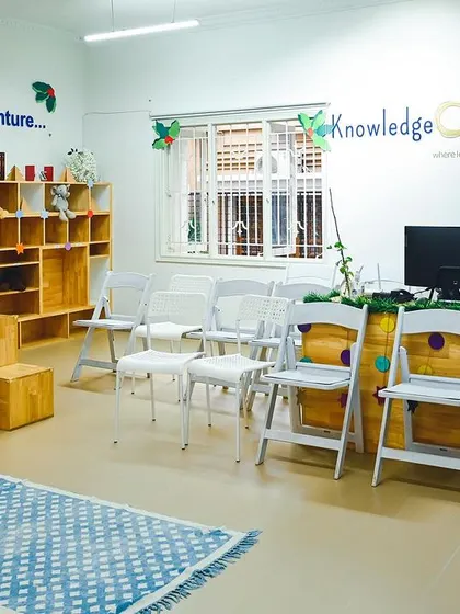 The reading corner is rearranged to welcome parents and guests for our Christmas event. Building a strong parent community is a core part of my philosophy.