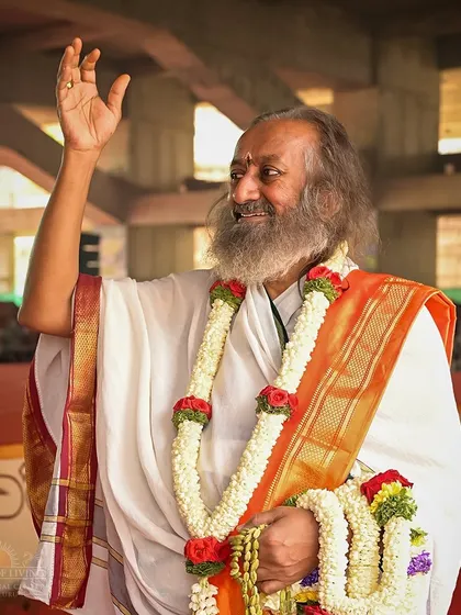 Gurudev greets the devotees during the Ram Tarak Homa. The auspicious occasion of Ram Navami is celebrated with prayers, chanting, and community spirit.