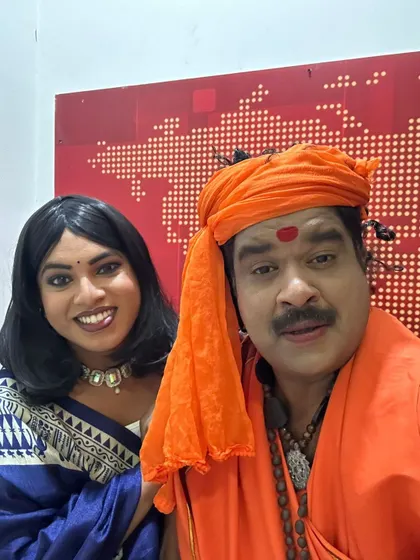 Another photo of the 'Raghu Ragini' duo.