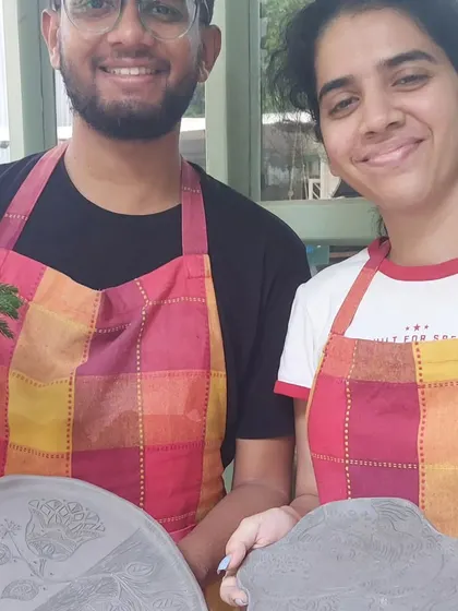 This couple did such a fantastic job during their workshop, creating intricately carved plates. It's always heartwarming to see people working together and encouraging each other's creativity. They left with beautiful pieces and, I hope, a wonderful memory.