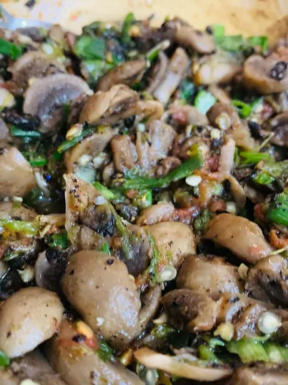 The combination of earthy mushrooms, spicy chillies, and pungent dried fish makes this a very satisfying chutney.
