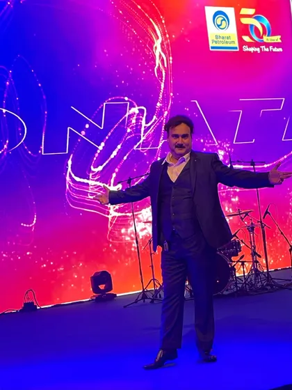 A great shot from my mentalism performance for Bharat Petroleum. Performing on a large stage for a respected company is always an incredible experience.