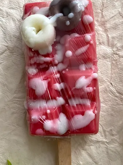 This red popsicle soap is so vibrant. Like all my soaps, it's handmade with skin-safe colorants and fragrances.