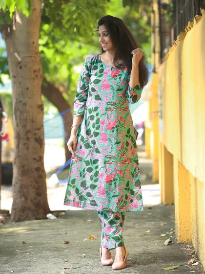 This green and pink floral printed co-ord set is a perfect blend of style and comfort, ideal for the office and beyond.