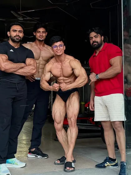 Another shot with the team on show day. The support system is crucial.