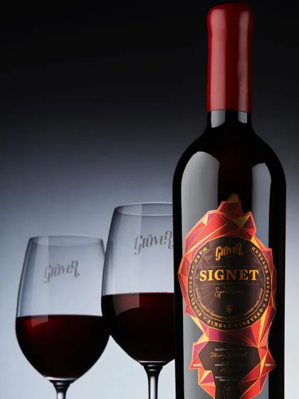 Now pouring: the Signet Spectrum 2023 vintage. This wine is matured in egg-shaped concrete tanks, a one-of-a-kind process I use to yield the finest expressions of the grape and the terroir.