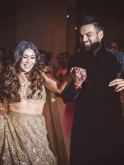 This couple's dance was all about smiles and pure joy. I choreographed a fun, easy-going routine that let their happy energy shine, with a low smoke effect adding a touch of magic.
