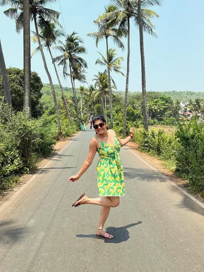 Another shot from the Parra road, showing the joy and freedom that comes with travel and easy, comfortable style.