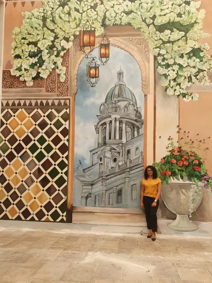 Another shot of me with the Spanish mural, standing by the painted archway to give a sense of its life-sized proportions.