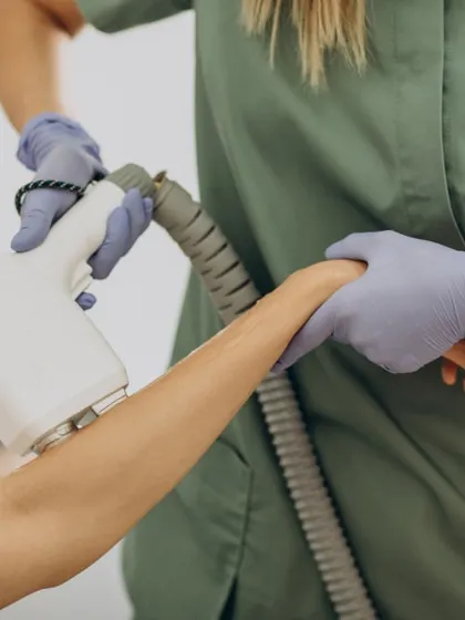Here, a laser hair removal treatment is being performed on the arm. My advanced laser works on different hair thicknesses, ensuring comprehensive hair reduction for smooth, touchable arms. This is a great option for those looking for a long term hair removal solution.