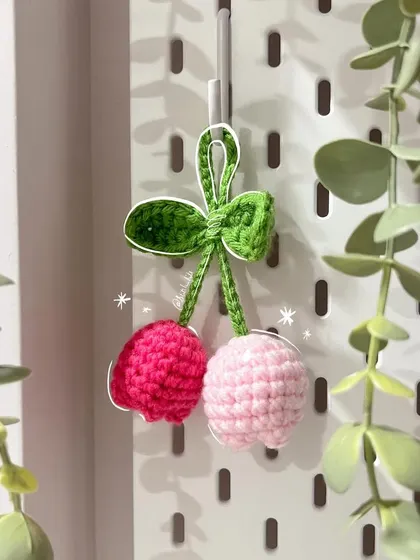 A close up of my tulip bag charm, one of my most popular small accessories. I make these in a variety of color combinations, and they are perfect for adding a bit of floral cuteness to your handbag, keys, or even your car's rearview mirror.