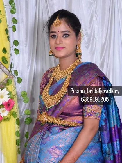 A duplicate image of Kalai at her baby shower.