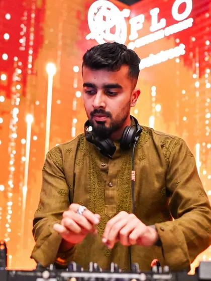 Dressed in a traditional kurta for a Diwali party at Flo. I always dress for the occasion and match the theme of your private or corporate event.