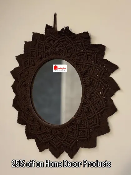 Another shot of the brown macrame wall mirror, currently available with a 25% discount. It's a beautiful piece of Indian craftsmanship.