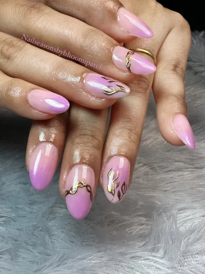 The combination of the soft purple gradient and the metallic gold is so dreamy.