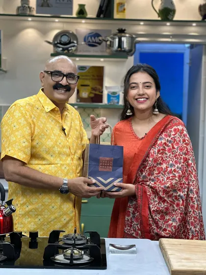 Receiving a gift on the set of 'Bombat Bhojana'. Everyone was so warm and welcoming.