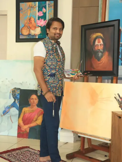 Here I am in my studio, the place where art comes to life. I believe that with the right guidance, anyone can learn to express themselves through colors and lines. My goal is to help you find that artist within you.