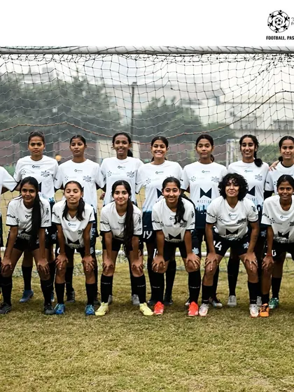 The full squad of our champion women's team. With 3 wins in 4 league matches and dominant victories, we proudly qualified for the semi-finals, ready for the next challenge.