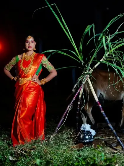 Posing with the festive elements, this model showcases a complete traditional look that you can easily achieve with my rental collection.