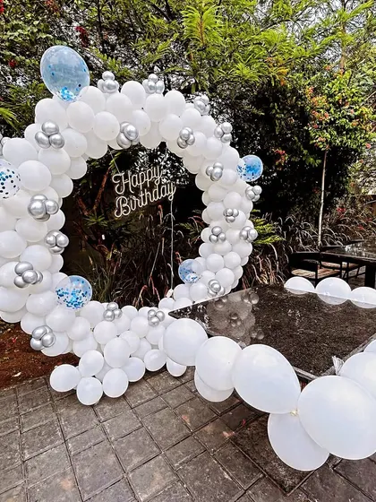 Another angle of the outdoor balloon ring, showing how it integrates with the venue's seating area.
