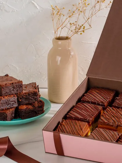 An assorted bars gift box, featuring our fudgy brownies and rich Millionaire Shortbread. It's the perfect gift for anyone who loves chocolate and caramel.