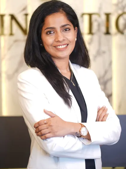 Introducing Dr. Varsha Medasani, our consultant dermatologist at Skinmatics Hennur. She is passionate about evidence-based skincare and providing holistic care to her patients.
