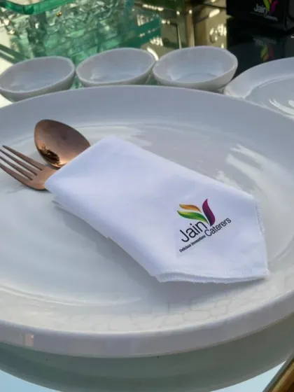 A plate full of flavours, crafted with care. Our branded napkins and elegant copper cutlery show our attention to every small detail.