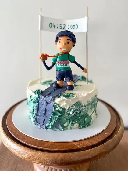 Another view of the marathon runner celebration cake.