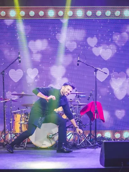 This groom's solo was full of 'dinchak' Bollywood energy. I choreographed a super fun, high-energy routine that let him channel his inner star and completely own the stage.