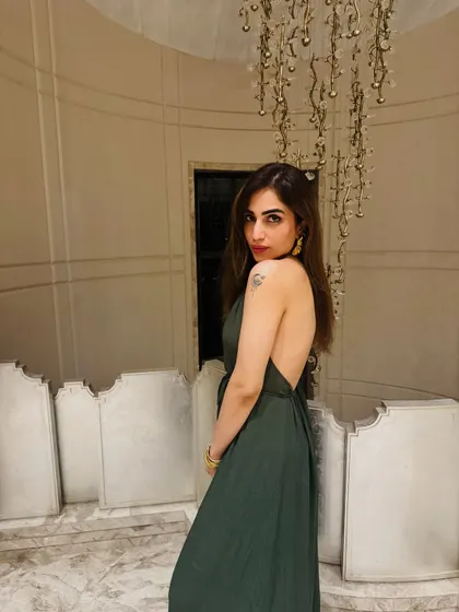 A closer look at the backless green dress from my Goa trip. It’s all about feeling confident and having fun.