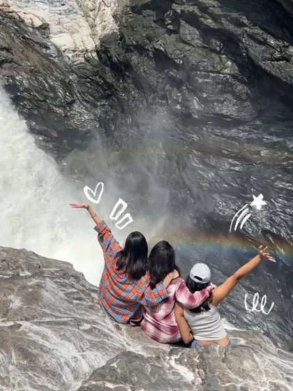A road trip with the girlies. This photo captures the fun of our adventure with simple white line doodles.