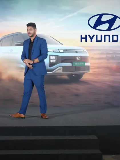 A full-stage view of my performance for Hyundai. I love working with top-tier brands to make their events truly special.