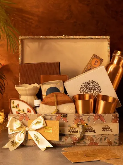 Another look at our eco-friendly Diwali hamper, showcasing the beautiful arrangement of products inside. We believe in gifting that is both thoughtful and responsible.